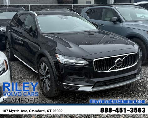 2023 Volvo V90 Cross Country B6 AWD Plus