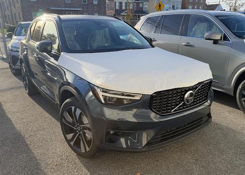 2026 Volvo XC40 B5 Ultra