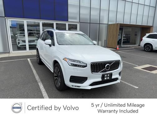 2022 Volvo XC90 T5 Momentum 7 Passenger