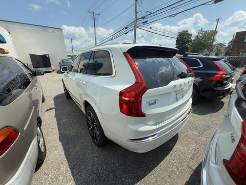 2024 Volvo XC90 B6 Plus Bright Theme 7-Seater