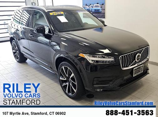 2022 Volvo XC90 T6 Momentum 7 Passenger