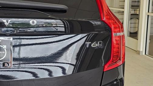 2022 Volvo XC90 T6 Momentum 7 Passenger