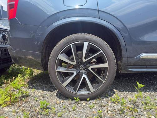 2024 Volvo XC90 B6 Plus Bright Theme 6-Seater