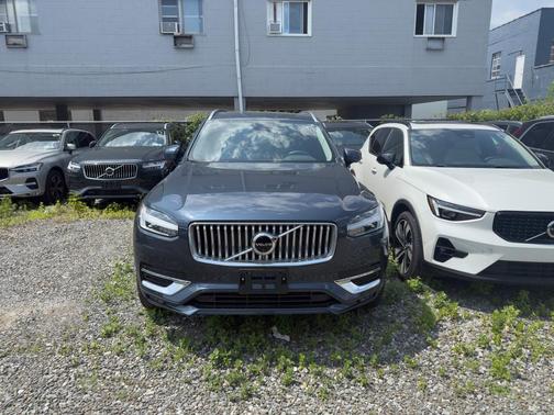 2024 Volvo XC90 B6 Plus Bright Theme 6-Seater