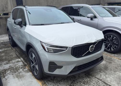 2026 Volvo XC40 B5 Core