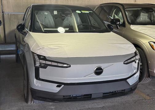2025 Volvo EX30 Twin Motor Plus
