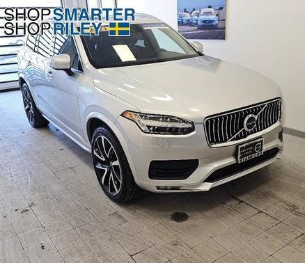 2021 Volvo XC90 T6 Momentum 6 Passenger