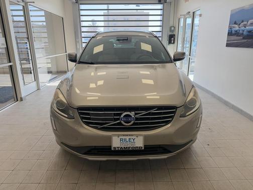 2016 Volvo XC60 T6 Drive-E Platinum