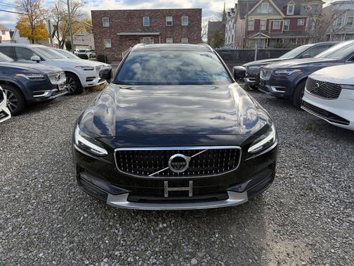 2018 Volvo V90 Cross Country T5