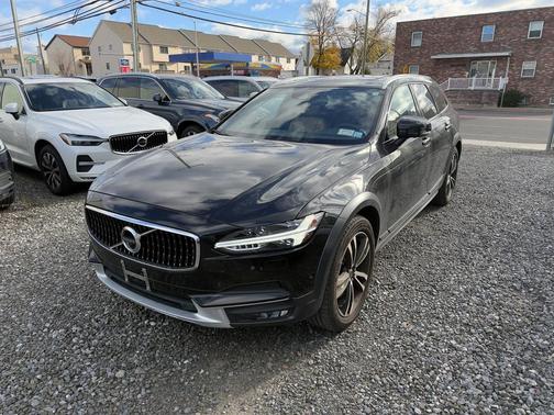2018 Volvo V90 Cross Country T5