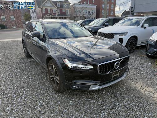 2018 Volvo V90 Cross Country T5