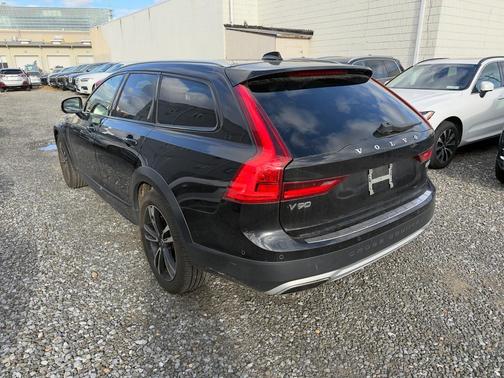 2018 Volvo V90 Cross Country T5