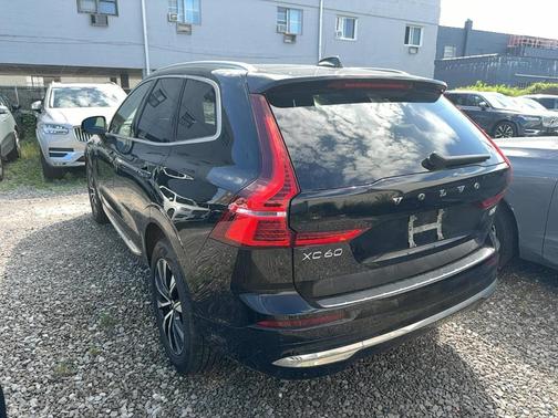 2023 Volvo XC60 B5 Plus Bright Theme