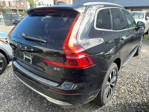 2023 Volvo XC60 B5 Plus Bright Theme