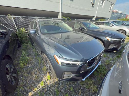 2022 Volvo XC60 B5 Inscription