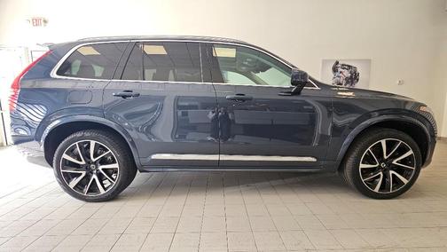 2022 Volvo XC90 Recharge Plug-In Hybrid T8 Inscription Expression 6 Passenger