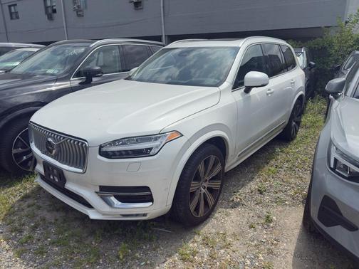 2023 Volvo XC90 B6 Ultimate 7-Seater