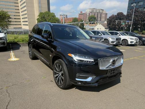 2024 Volvo XC90 B5 Core Bright Theme