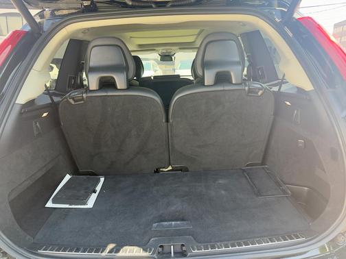 2024 Volvo XC90 B5 Core Bright Theme