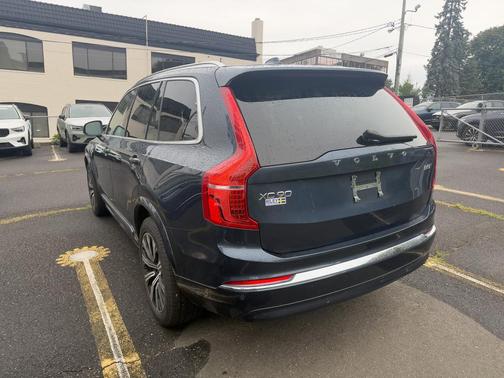 2024 Volvo XC90 B5 Core Bright Theme