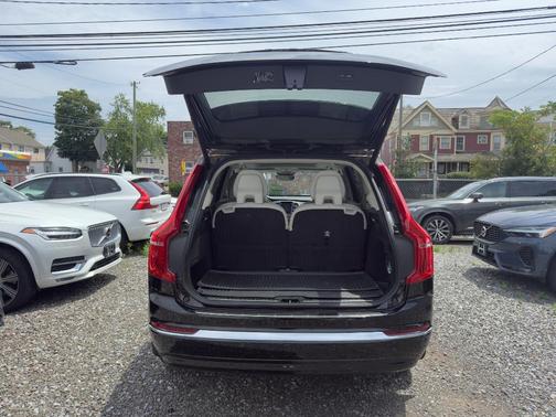2024 Volvo XC90 B6 Plus Bright Theme 6-Seater