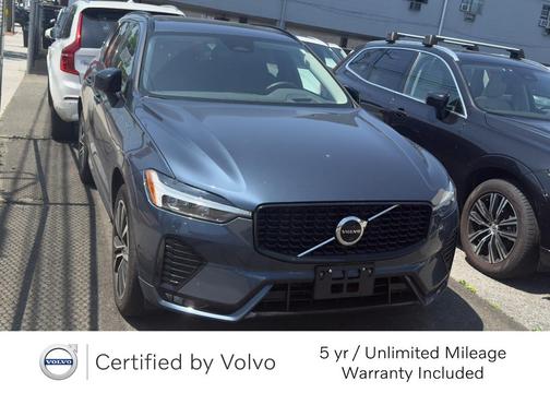2023 Volvo XC60 B6 Ultimate Dark Theme