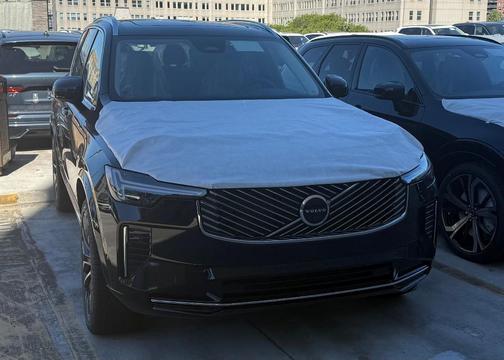 2025 Volvo XC90 B6 Plus 7-Seater