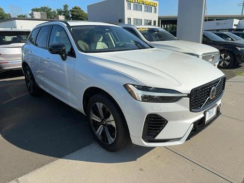 2025 Volvo XC60 Plug-In Hybrid T8 Core