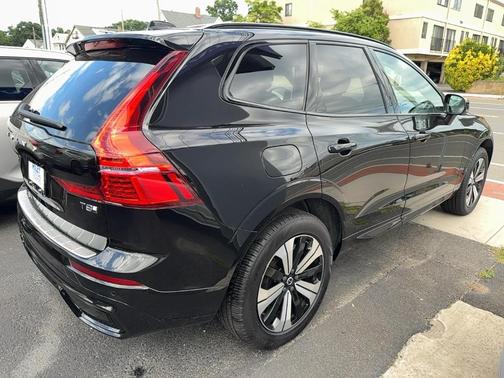 2025 Volvo XC60 Plug-In Hybrid T8 Core