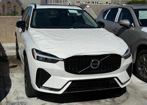 2025 Volvo XC60 B5 Ultra