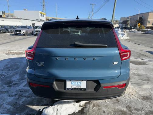 2023 Volvo XC40 Recharge Pure Electric Twin Plus