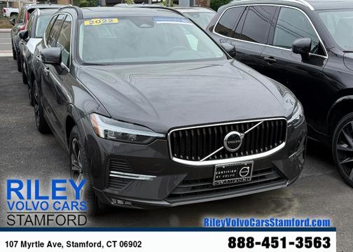2022 Volvo XC60 B5 Momentum