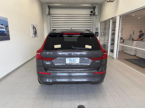 2022 Volvo XC60 B5 Momentum