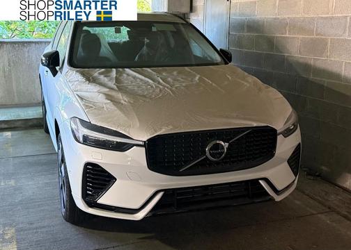 2025 Volvo XC60 Plug-In Hybrid T8 Plus