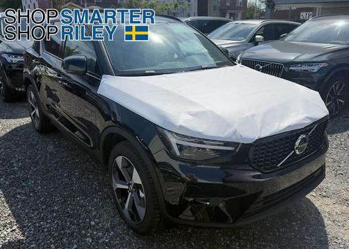 2026 Volvo XC40 B5 Plus