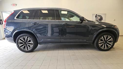 2022 Volvo XC90 T6 Momentum 6 Passenger