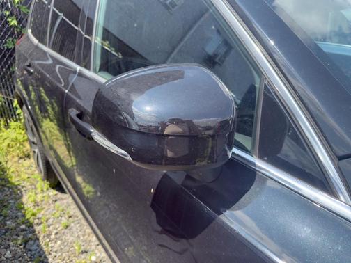 Onyx Black 2022 Volvo XC90 T6 AWD Momentum 7 Seater