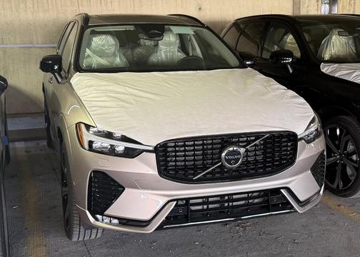 2025 Volvo XC60 B5 Ultra