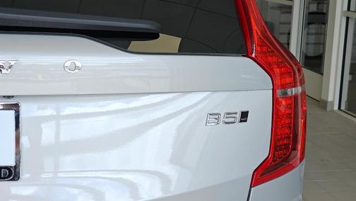 2024 Volvo XC90 B5 Core Bright Theme