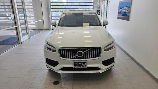 2022 Volvo XC90 T6 Momentum 6 Passenger