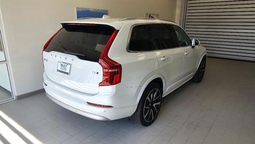 2022 Volvo XC90 T6 Momentum 6 Passenger