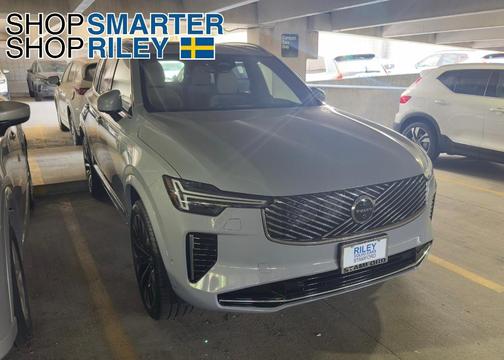 2025 Volvo XC90 B6 Plus 7-Seater