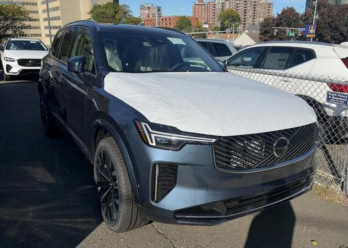 2026 Volvo XC90 B6 Plus 7-Seater