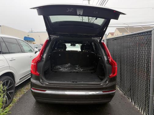 2024 Volvo XC90 B6 Ultimate Bright Theme 7-Seater