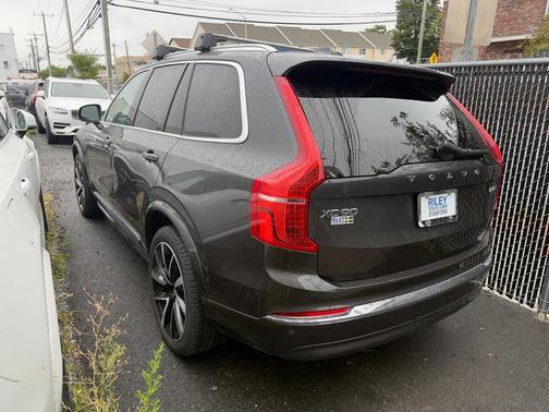 2024 Volvo XC90 B6 Ultimate Bright Theme 7-Seater