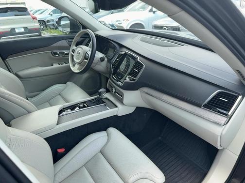 2022 Volvo XC90 T6 Inscription 6 Passenger