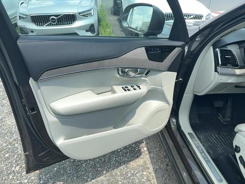 2022 Volvo XC90 T6 Inscription 6 Passenger