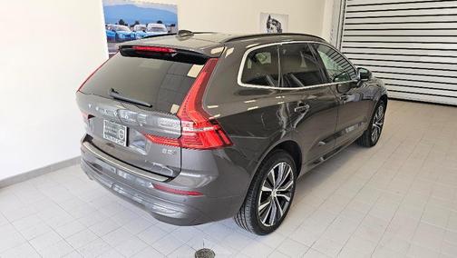 2022 Volvo XC60 B5 Momentum