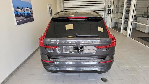 2022 Volvo XC60 B5 Momentum