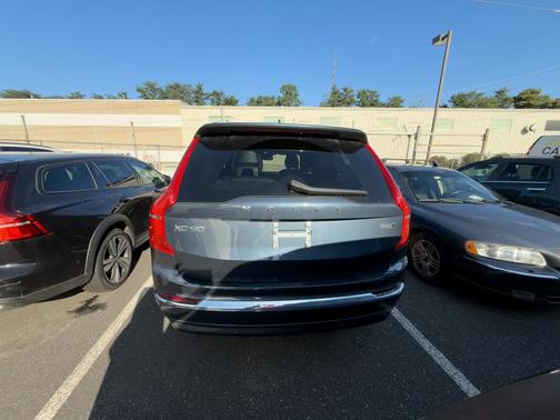 2024 Volvo XC90 B6 Ultimate Bright Theme 7-Seater